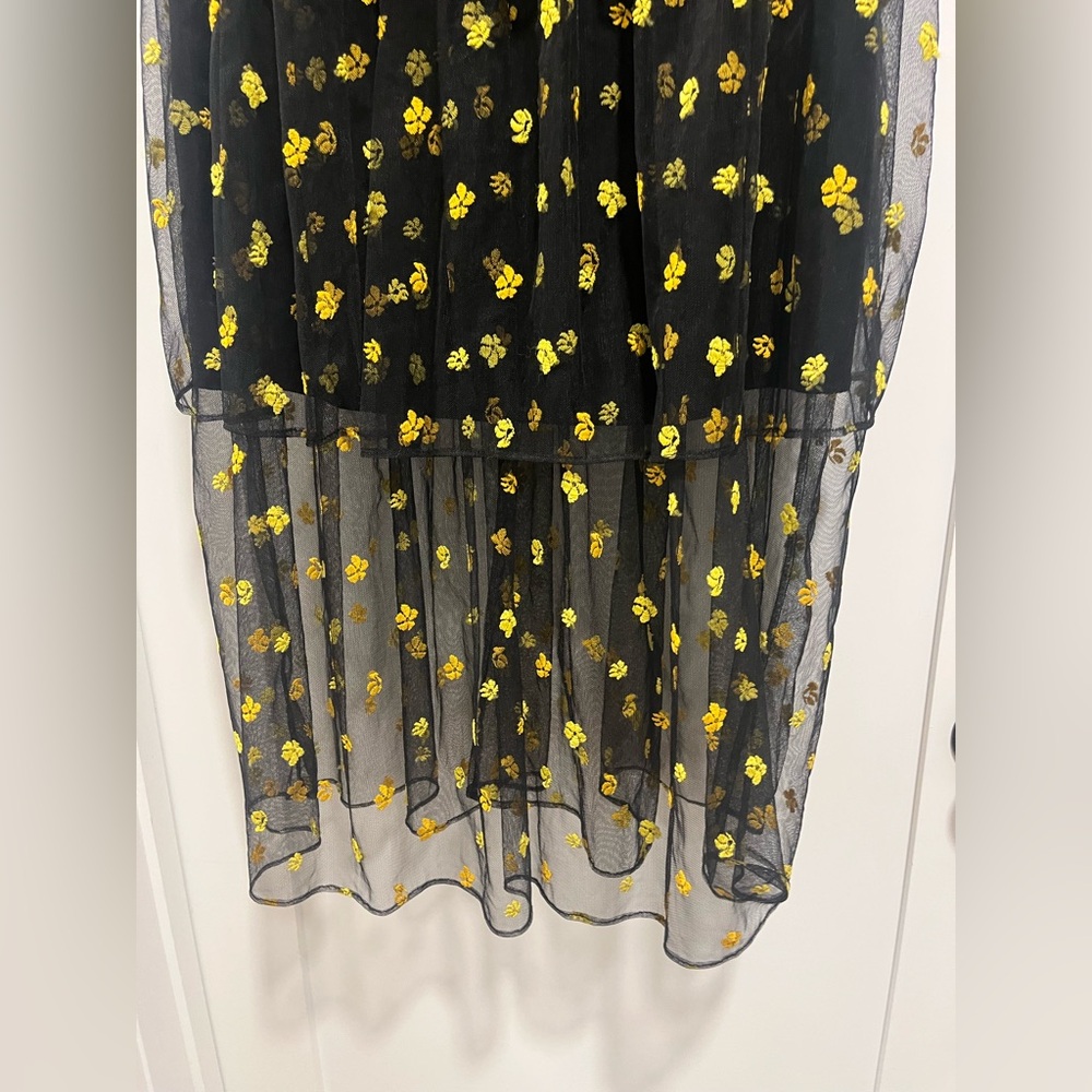 La Maison Talulah Black and Yellow Dress. Size Medium - Picture 8 of 9